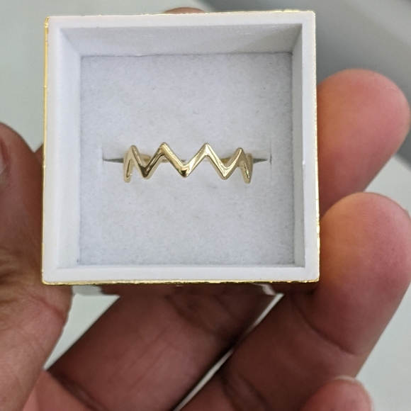 14kt real gold zigzag style ring for women